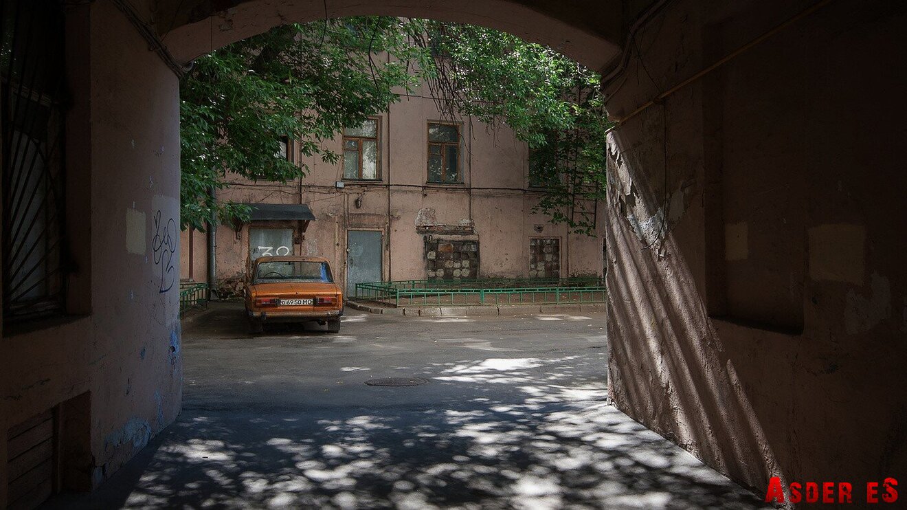 Жорик пронесся