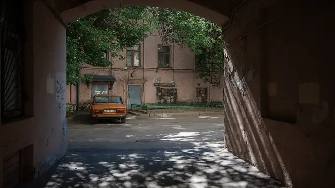Жорик пронесся