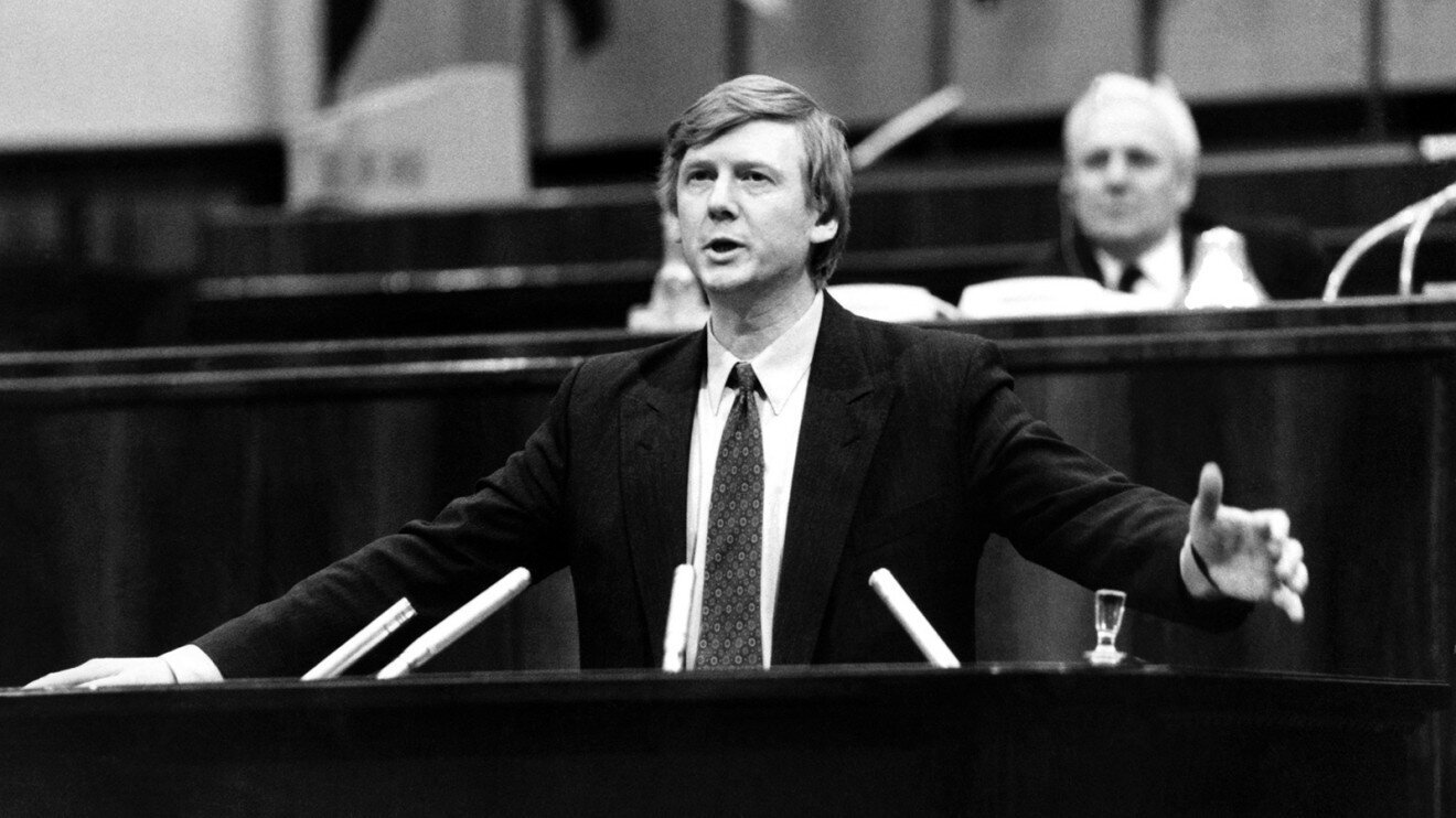 «Рыжий прохвост» — Анатолий Чубайс и приватизация 1990-х
